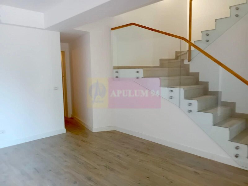 Apartament 4 camere, tip duplex, P+1 – Licurg