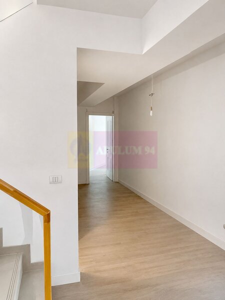 Apartament 4 camere, tip duplex, P+1 – Licurg